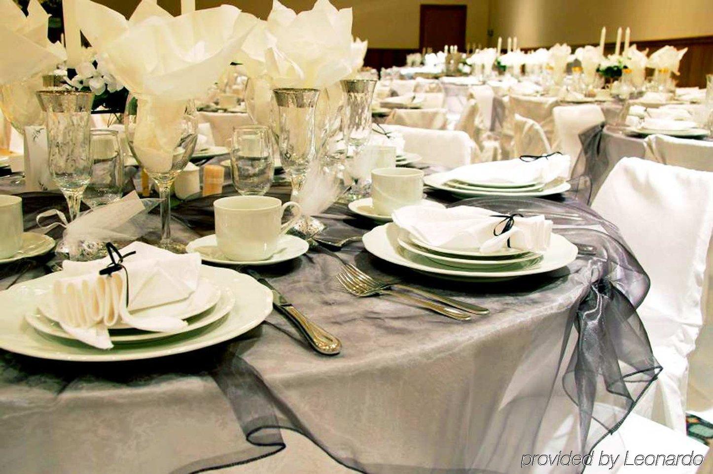 Hampton Inn&Suites Lancaster Restaurant photo